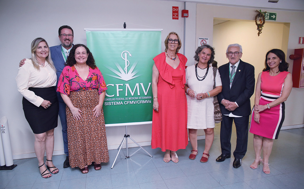 Da esquerda para a direita, Rosânia Ramalho, Leonardo Nápoli, Vanessa Negrini, Ana Elisa Fernandes de Souza Almeida, Rita de Cássia Mesquita, Francisco Cavalcanti de Almeida e Erivânia Camelo de Almeida. Créditos: CFMV 