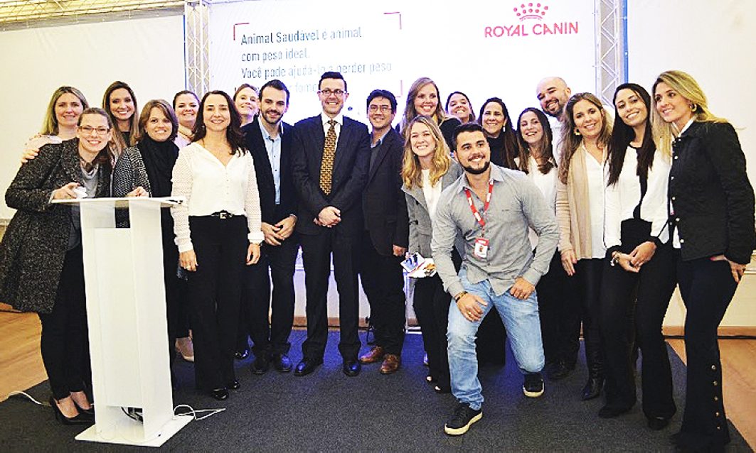 Equipe Royal Canin durante palestra com o prof. Alex German (Universidade de Liverpool) 