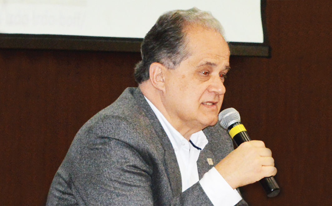 “Além de fornecer ao aluno o conhecimento específico de sua área profissional, também faz parte do perfil da PUC Minas capacitá-lo de forma que incorpore atitudes e valores”, destacou o prof. Raul de Barros Neto, diretor do Instituto de Ciências Biológicas e da Saúde (ICBS) da PUC Minas 