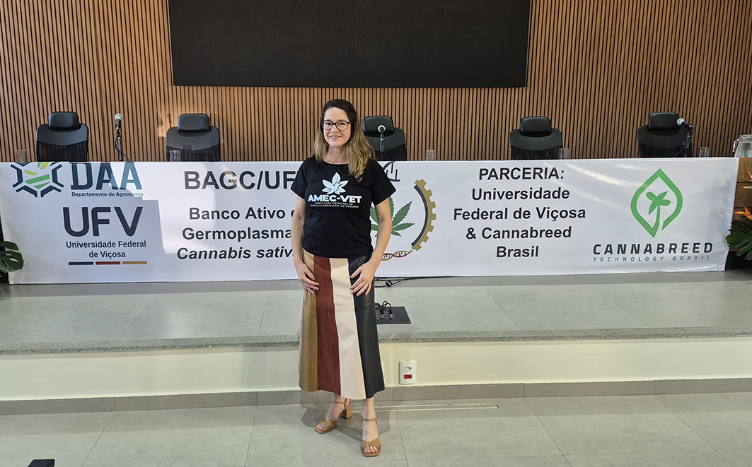 Nana Lívia Pires Coelho na inauguração do Banco Ativo de Germoplasma de Cannabis sativa da Universidade Federal de Viçosa (BAGC/UFV). Créditos: Nana Lívia Pires Coelho 